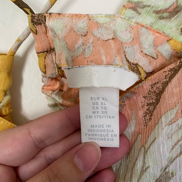 H&M tie back blouse- Size XL - Picture 4 of 4